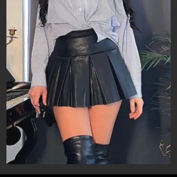 Fashion Nova Black Leather Mini Skirt - Picture 1 of 7